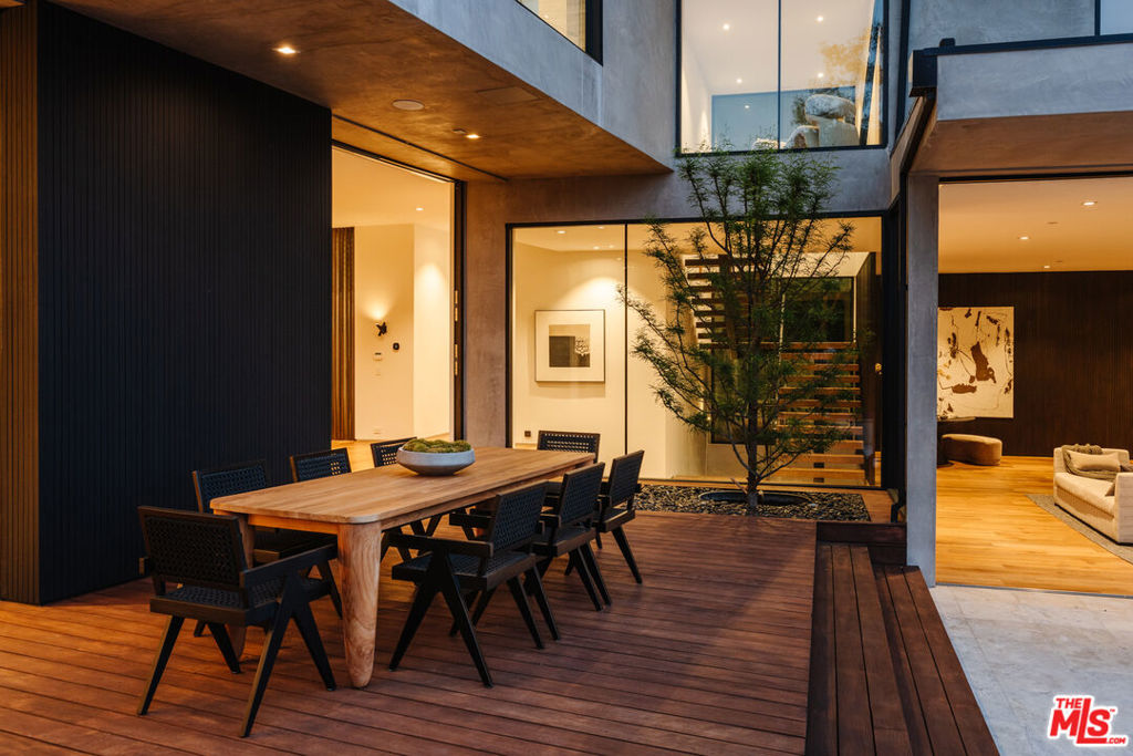 1383 Londonderry Place