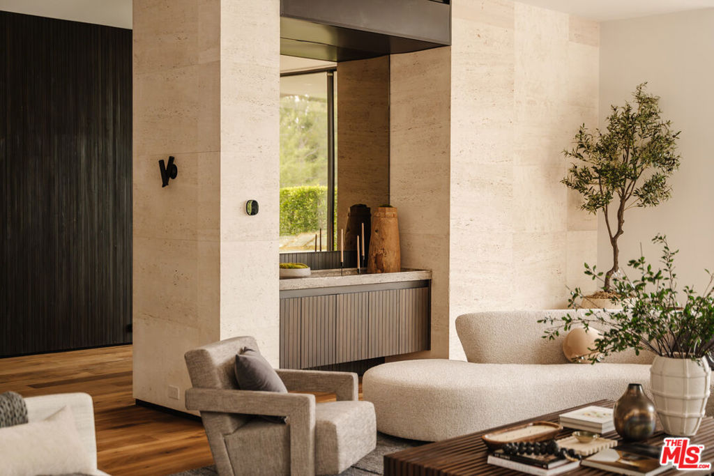 1383 Londonderry Place