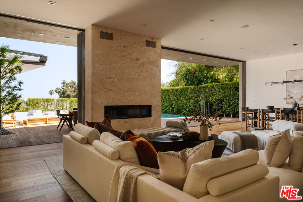 1383 Londonderry Place