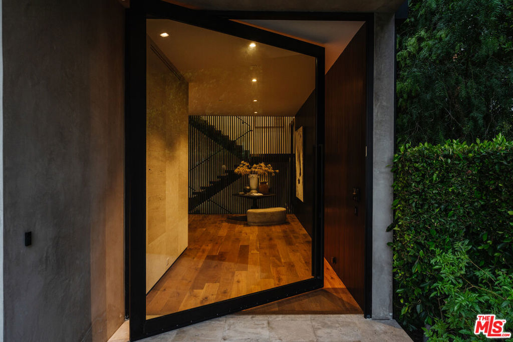 1383 Londonderry Place