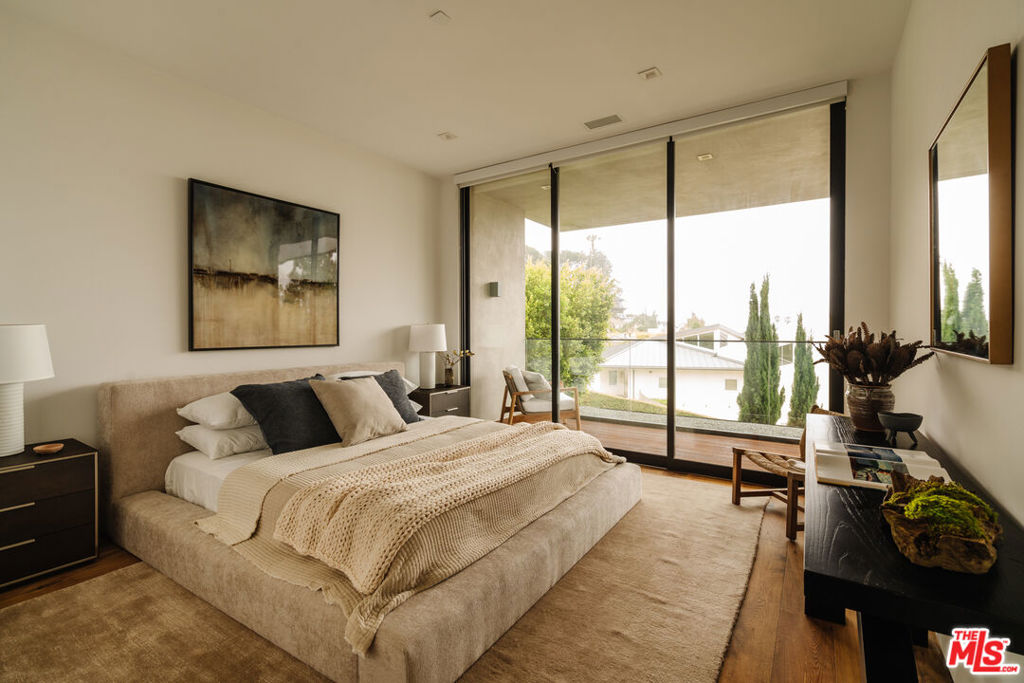 1383 Londonderry Place