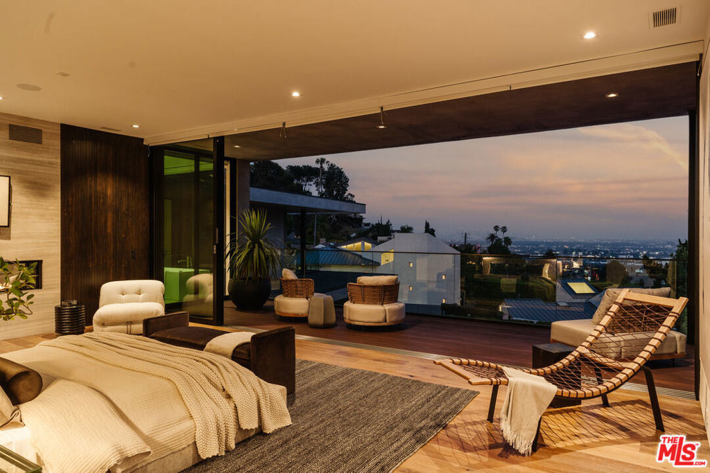 1383 Londonderry Place