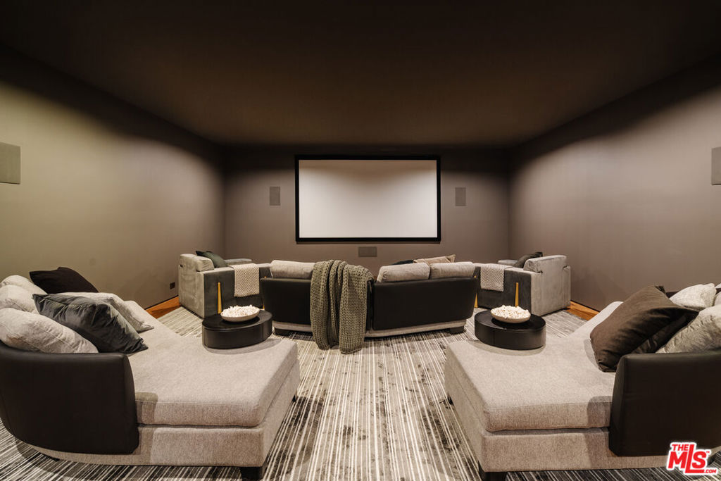 1383 Londonderry Place