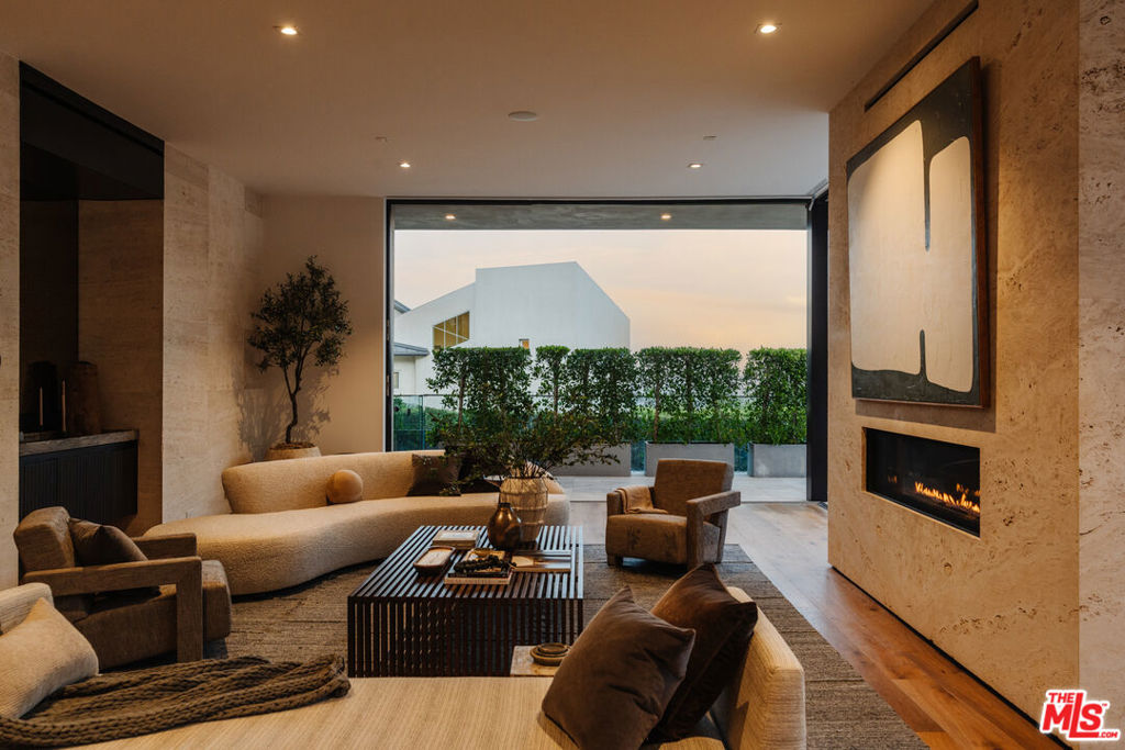 1383 Londonderry Place