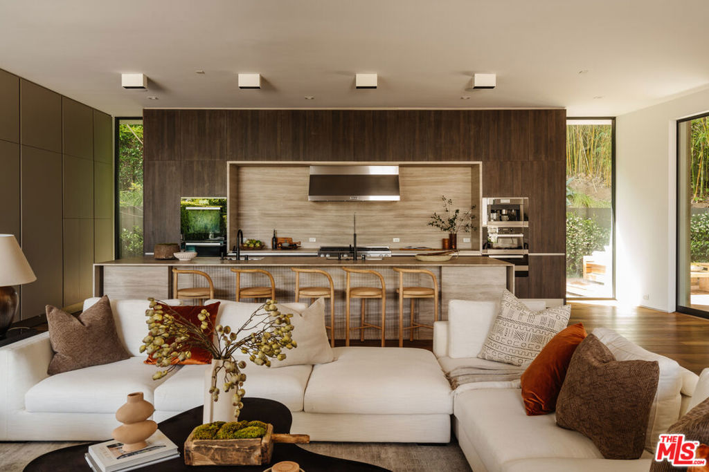 1383 Londonderry Place