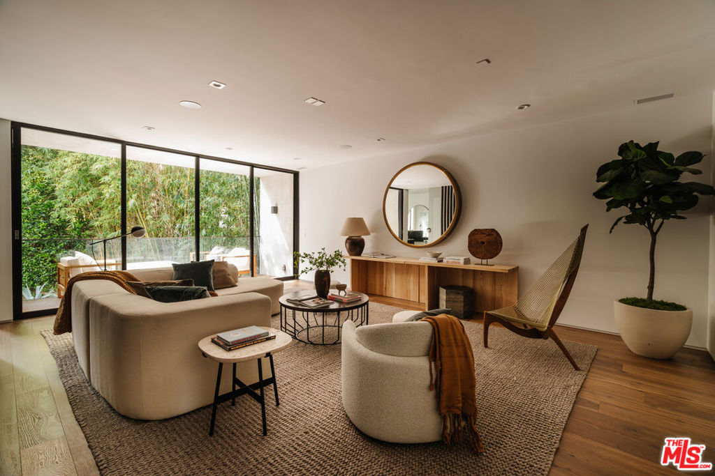 1383 Londonderry Place