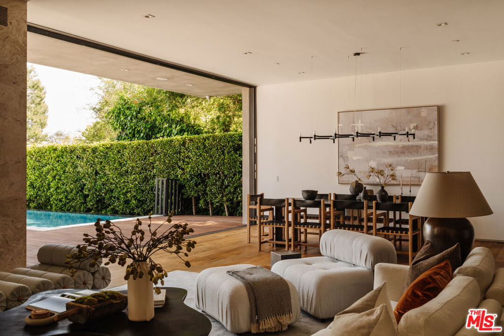 1383 Londonderry Place