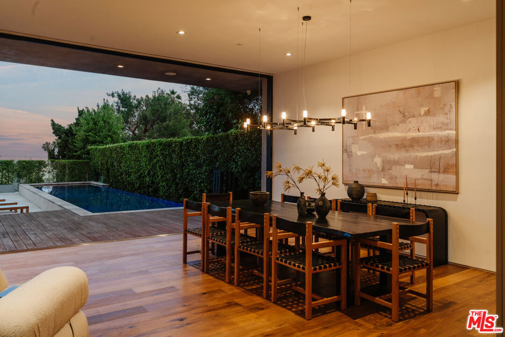 1383 Londonderry Place