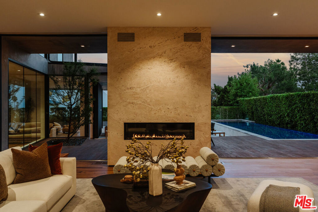 1383 Londonderry Place