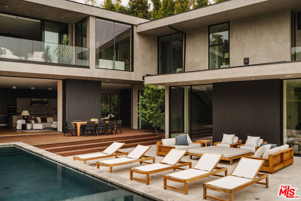 1383 Londonderry Place