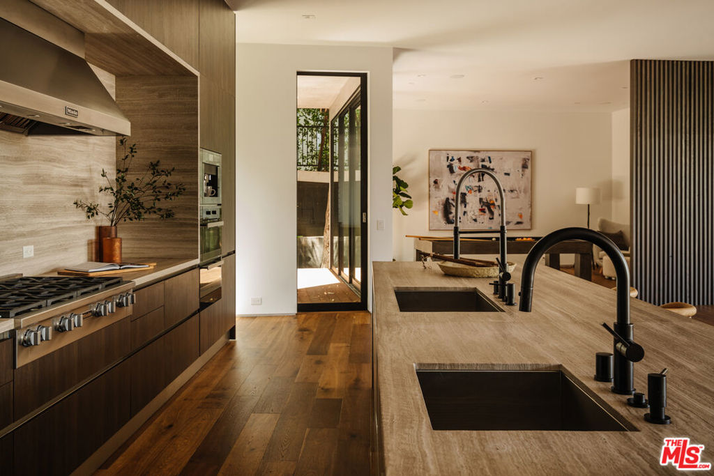 1383 Londonderry Place