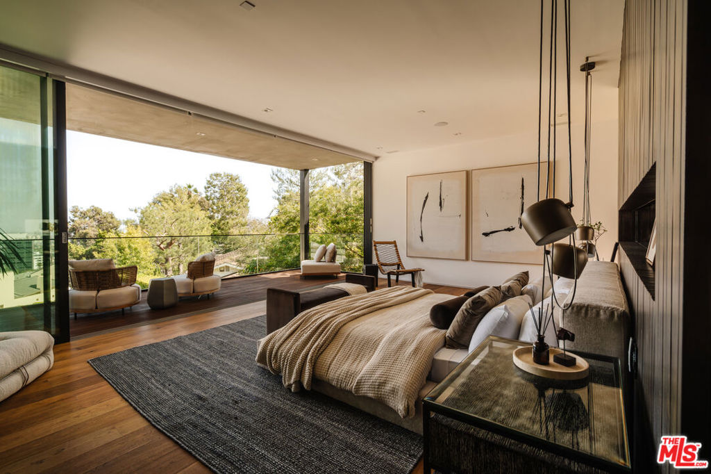 1383 Londonderry Place