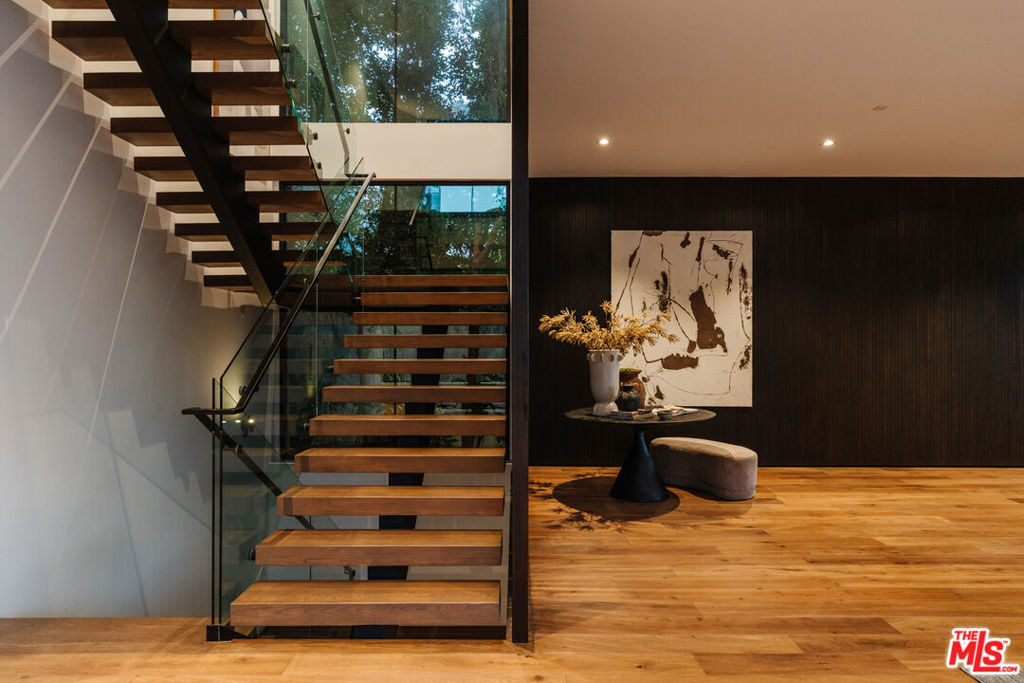 1383 Londonderry Place