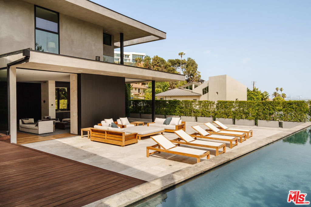 1383 Londonderry Place