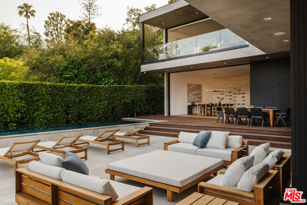 1383 Londonderry Place