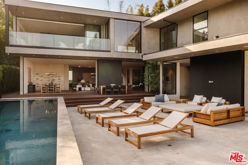 1383 Londonderry Place