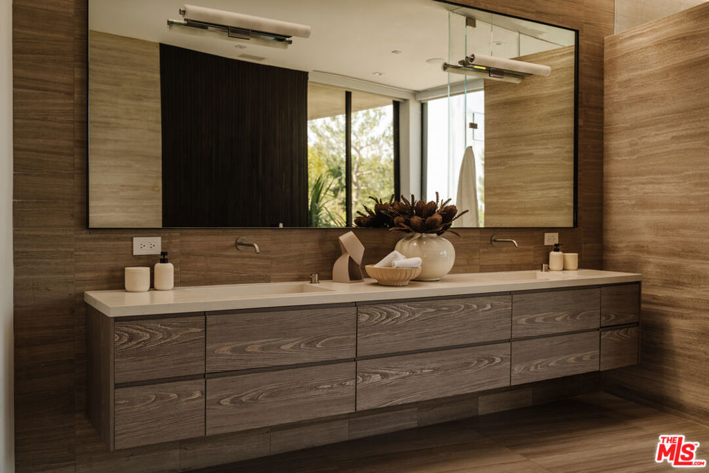 1383 Londonderry Place