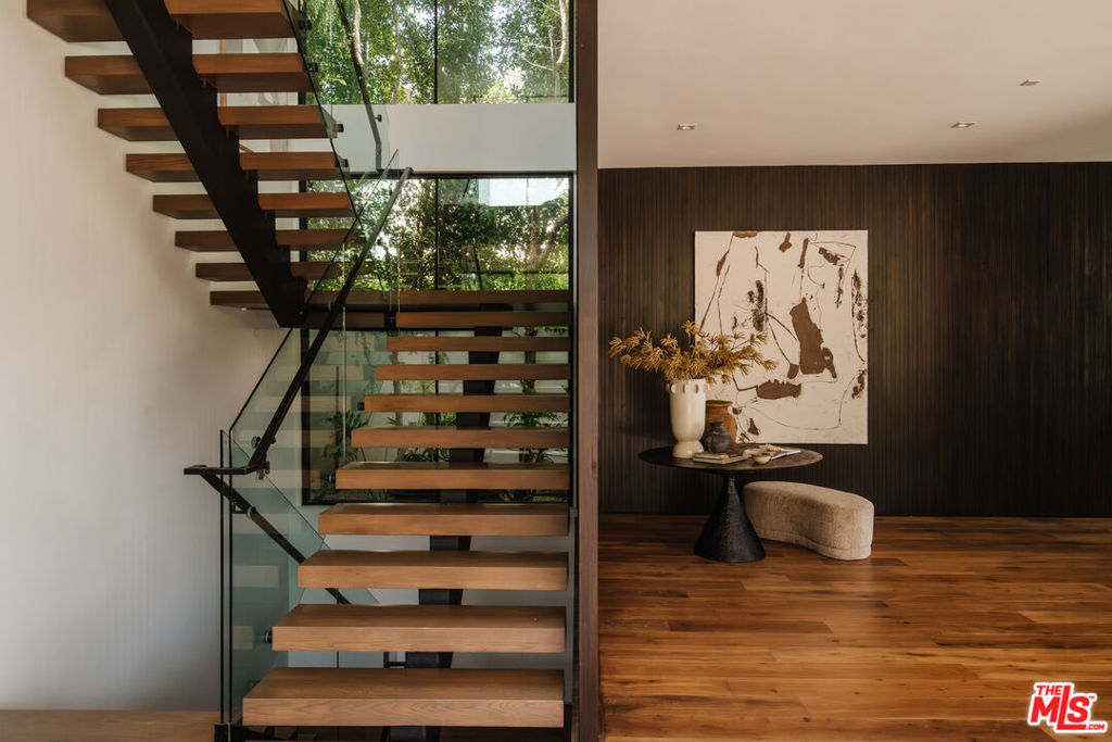 1383 Londonderry Place