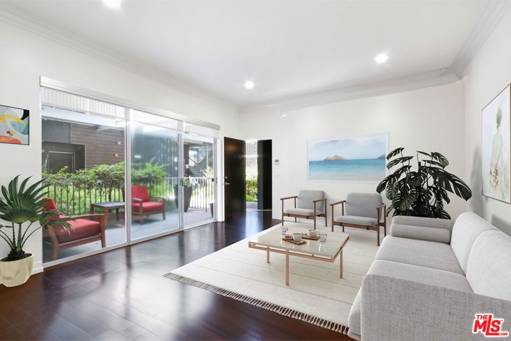 1050 N Gardner Street 2