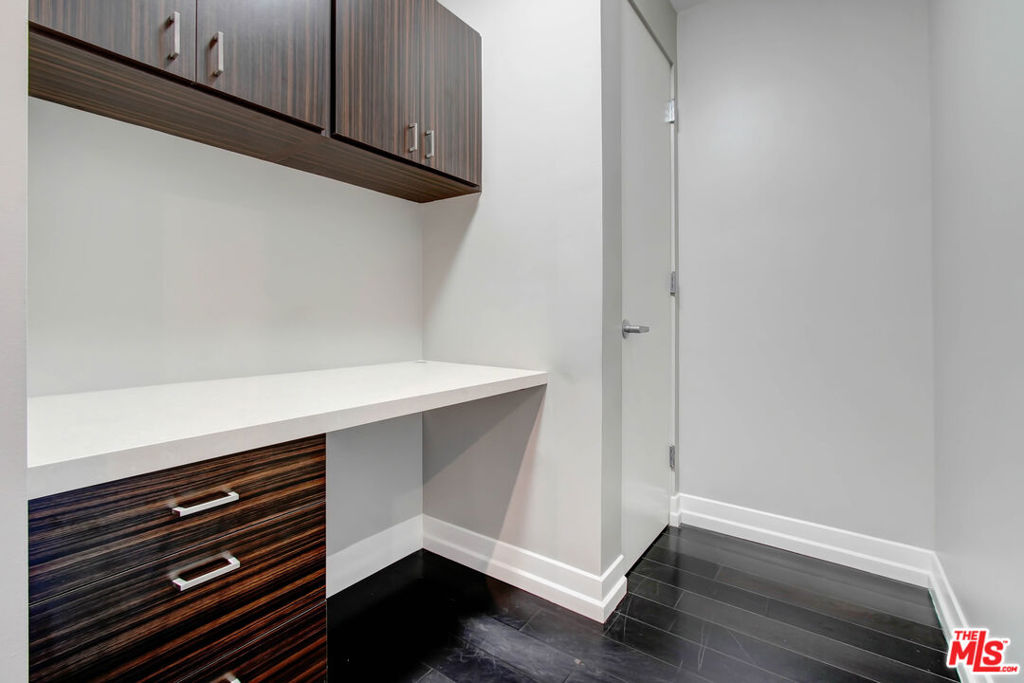 1050 N Gardner Street 2