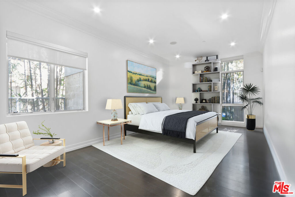 1050 N Gardner Street 2