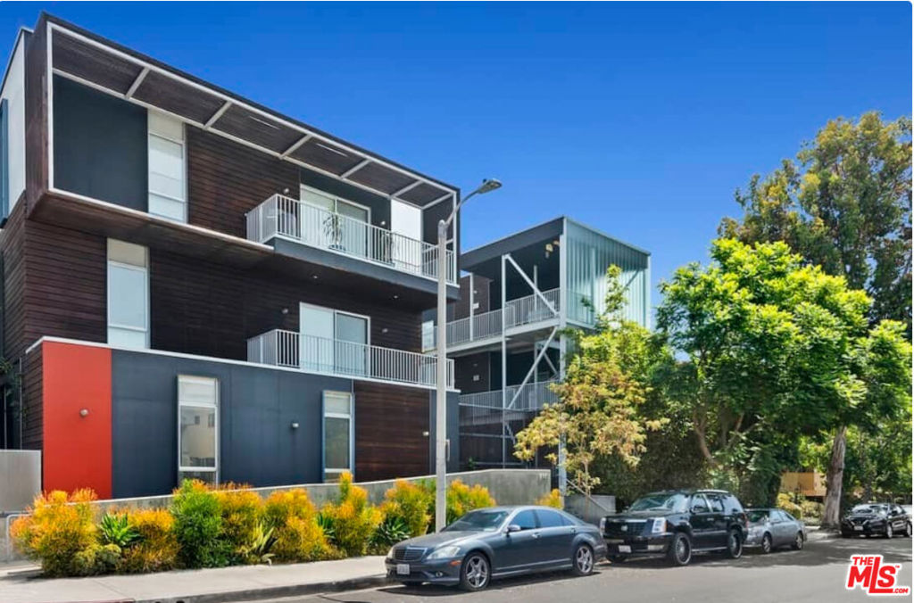 1050 N Gardner Street 2