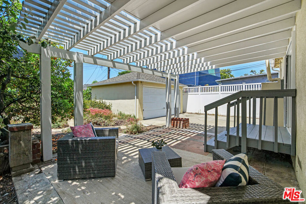 3923 Albright Avenue