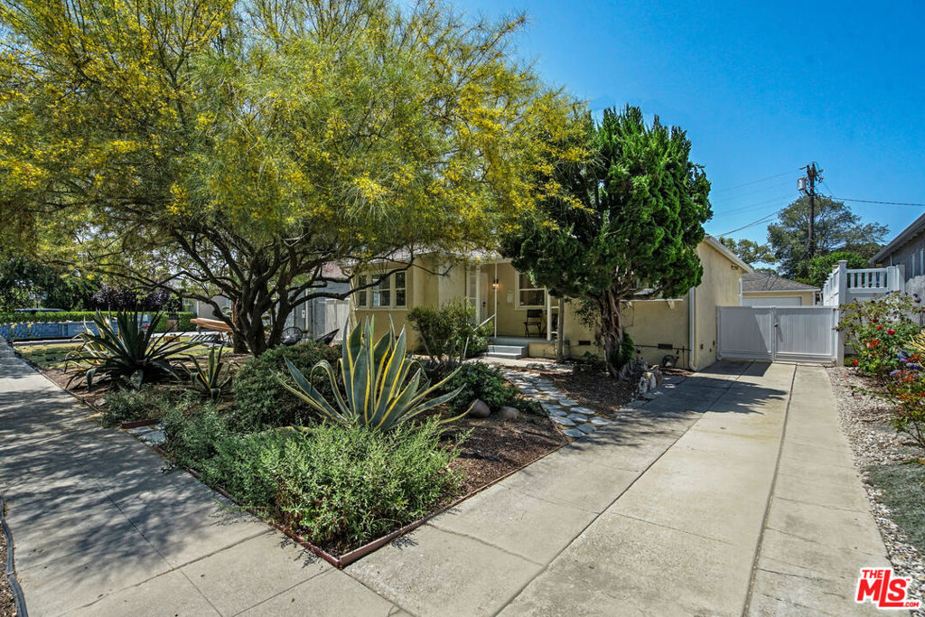 3923 Albright Avenue