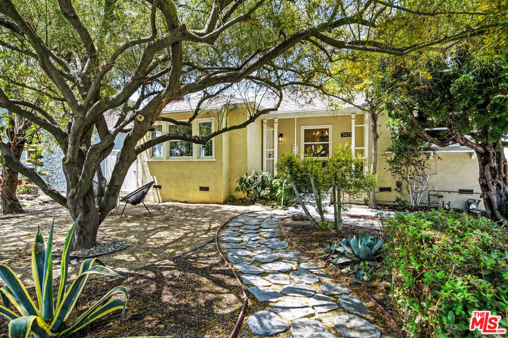 3923 Albright Avenue