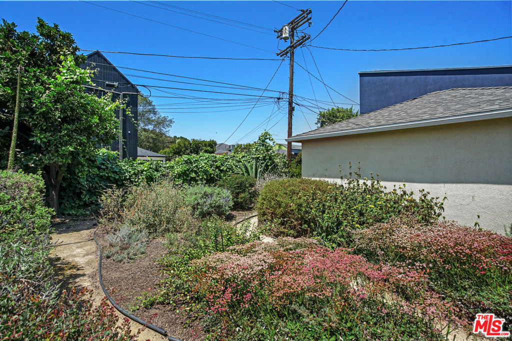 3923 Albright Avenue