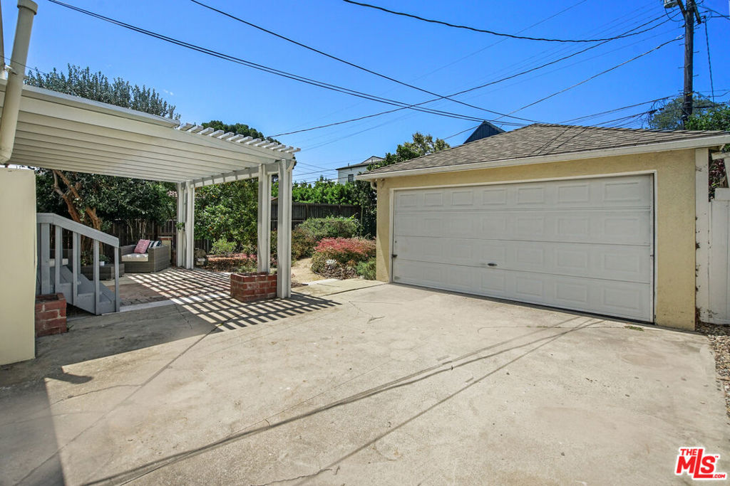 3923 Albright Avenue