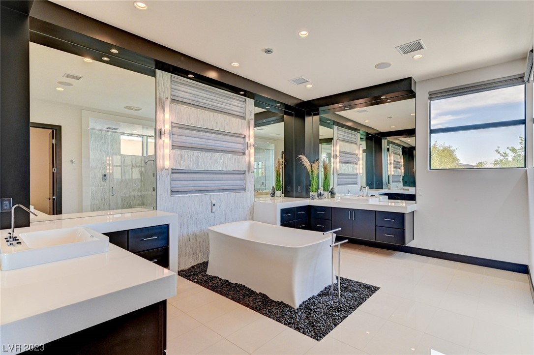 39 Coralwood Drive