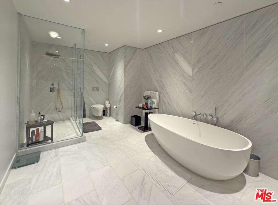 9000 W 3rd St Unit: 801