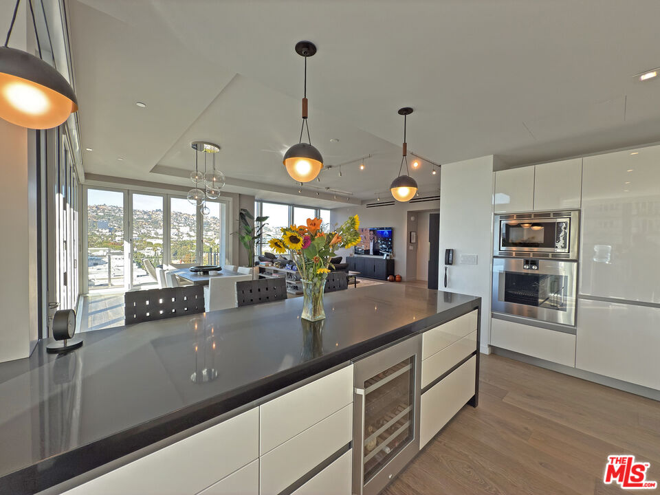 9000 W 3rd St Unit: 801