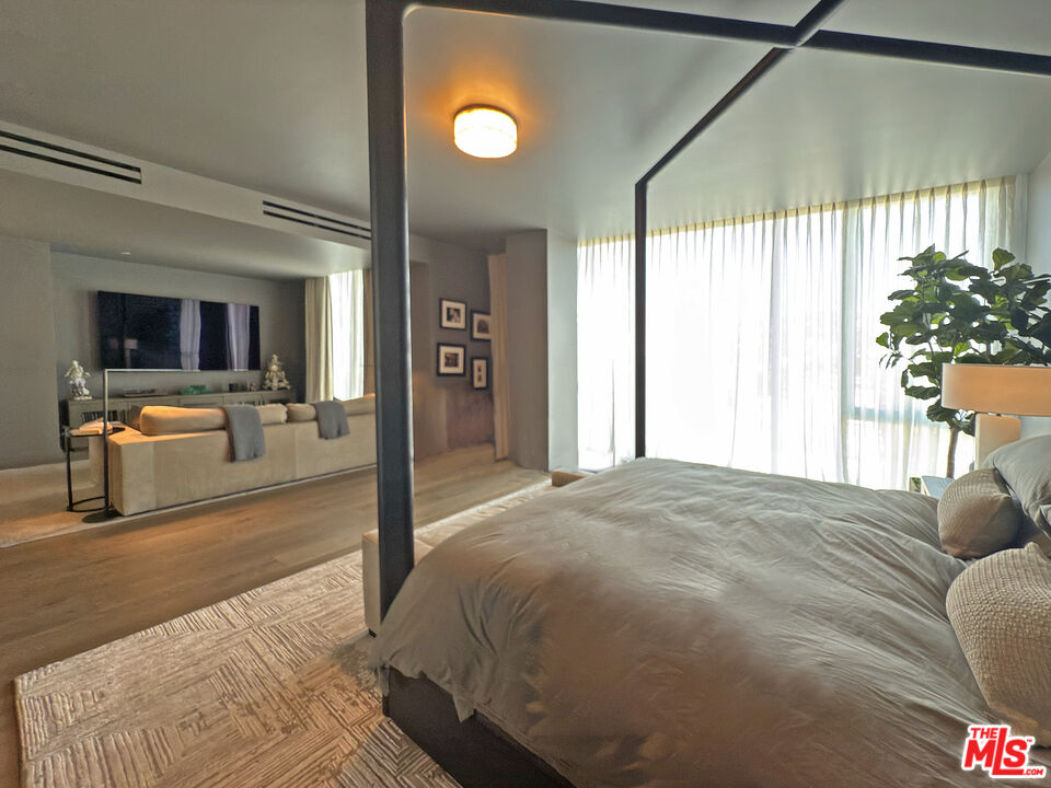 9000 W 3rd St Unit: 801