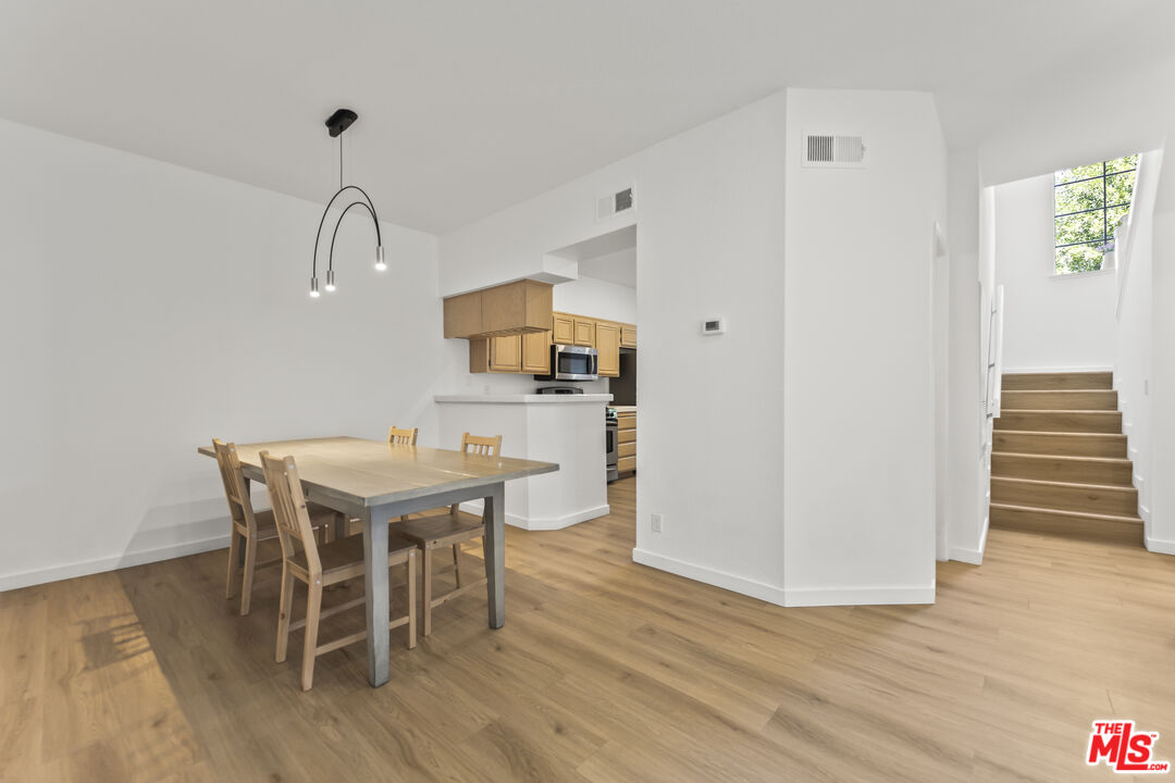 5533 Spanish Oak Ln Unit: E