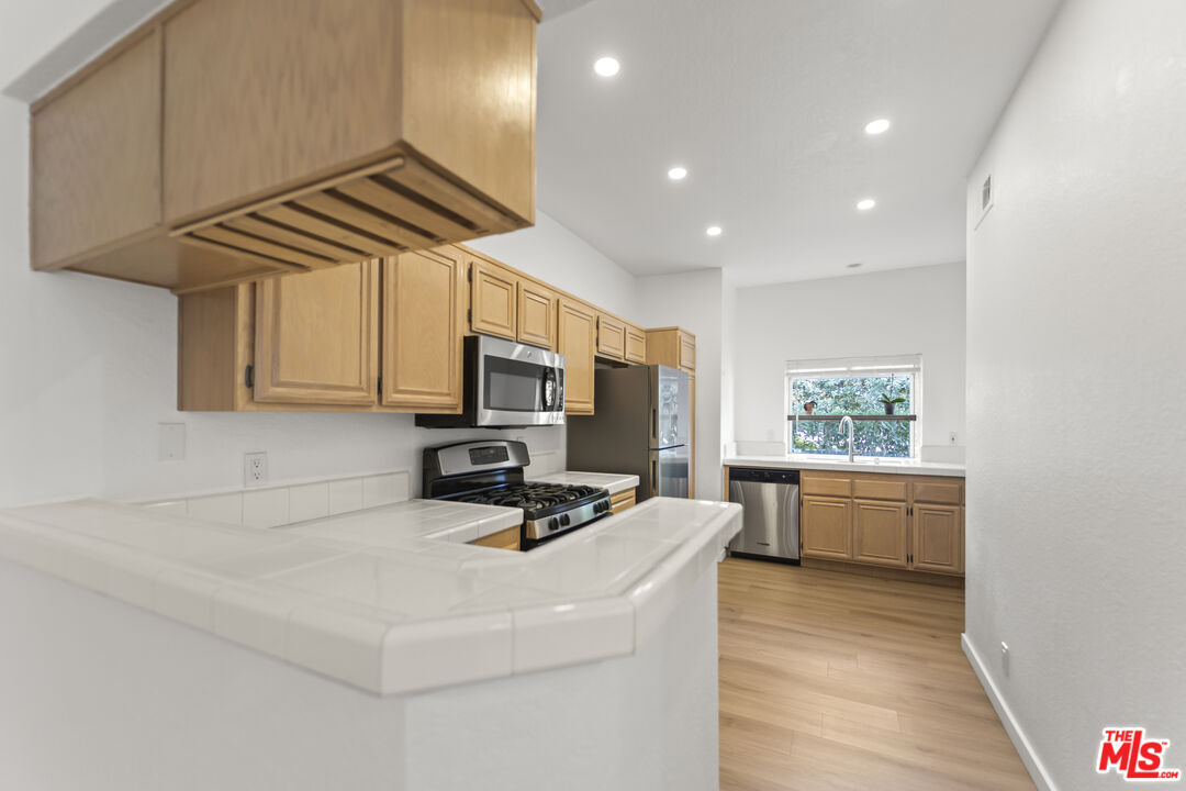 5533 Spanish Oak Ln Unit: E