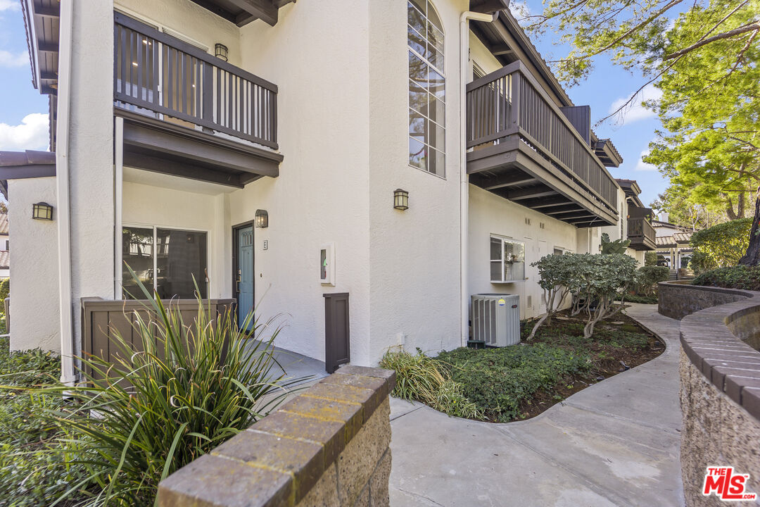 5533 Spanish Oak Ln Unit: E