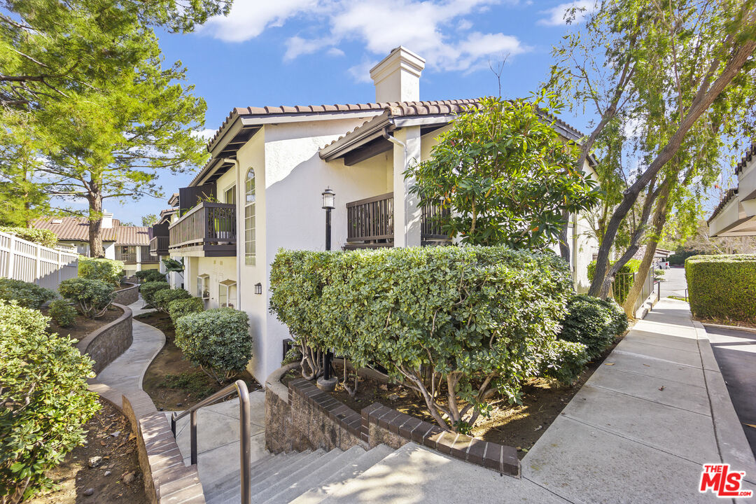 5533 Spanish Oak Ln Unit: E