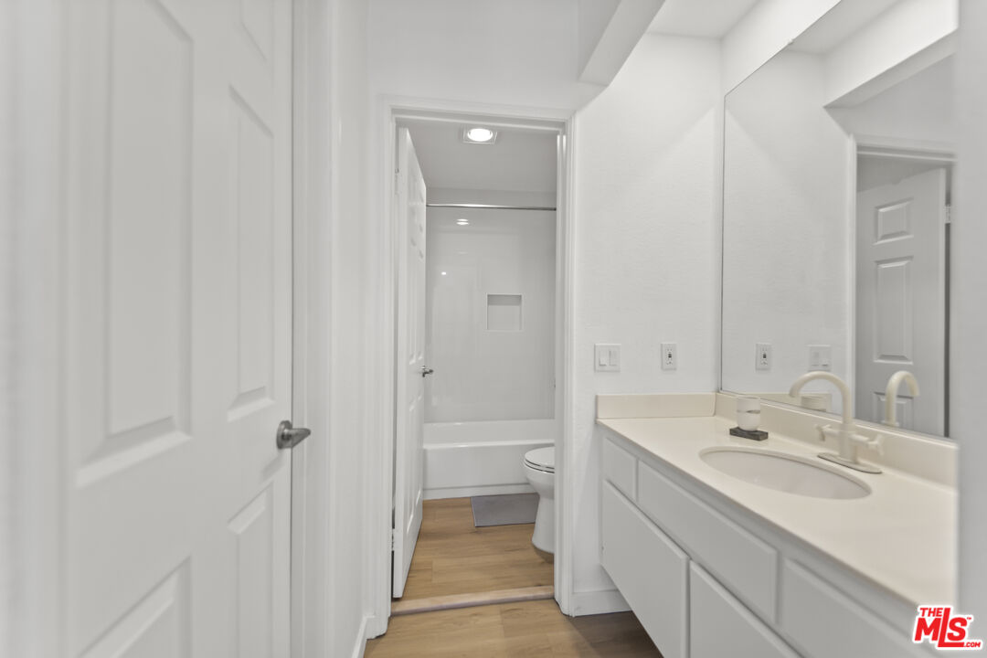 5533 Spanish Oak Ln Unit: E