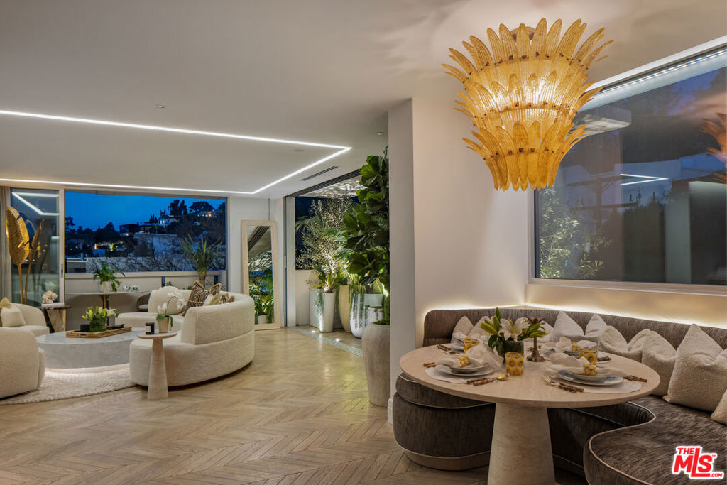 8787 Shoreham Drive 501