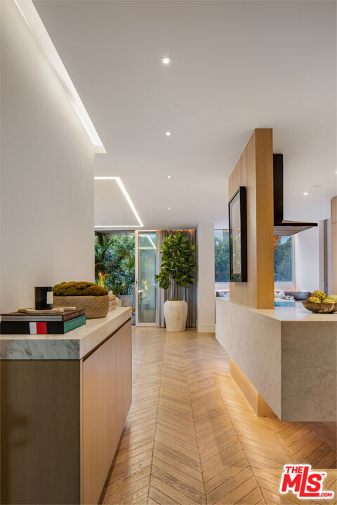 8787 Shoreham Drive 501