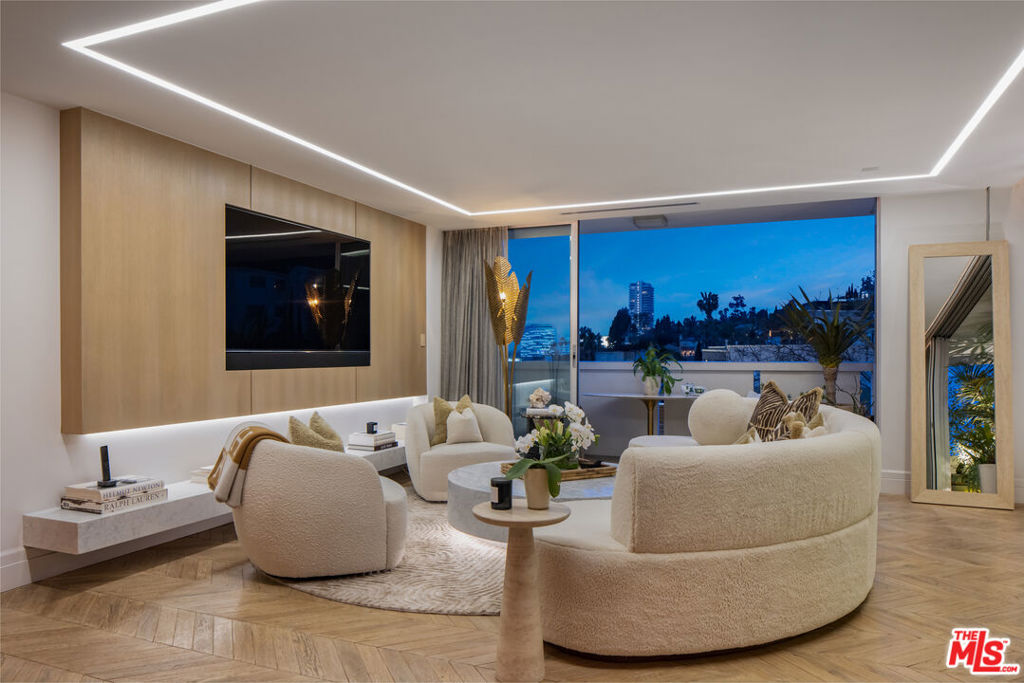 8787 Shoreham Drive 501