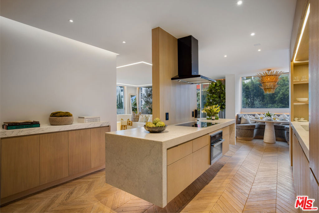 8787 Shoreham Drive 501