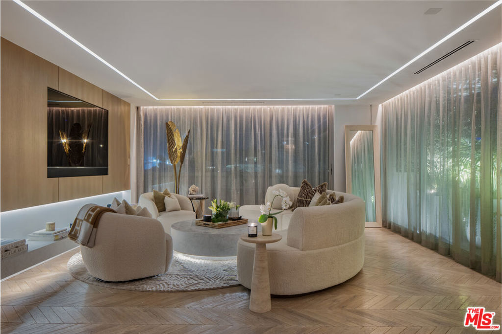 8787 Shoreham Drive 501