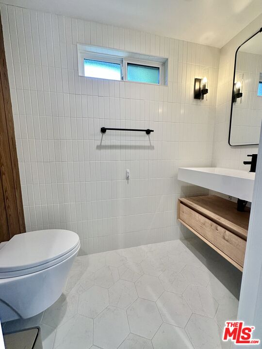 7460 Woodrow Wilson Dr