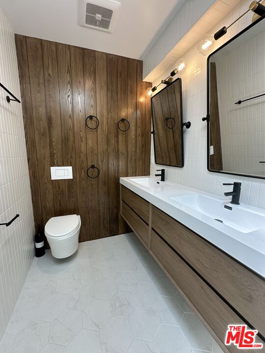 7460 Woodrow Wilson Dr