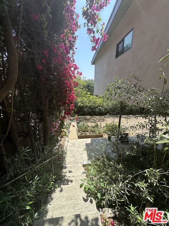 7460 Woodrow Wilson Dr