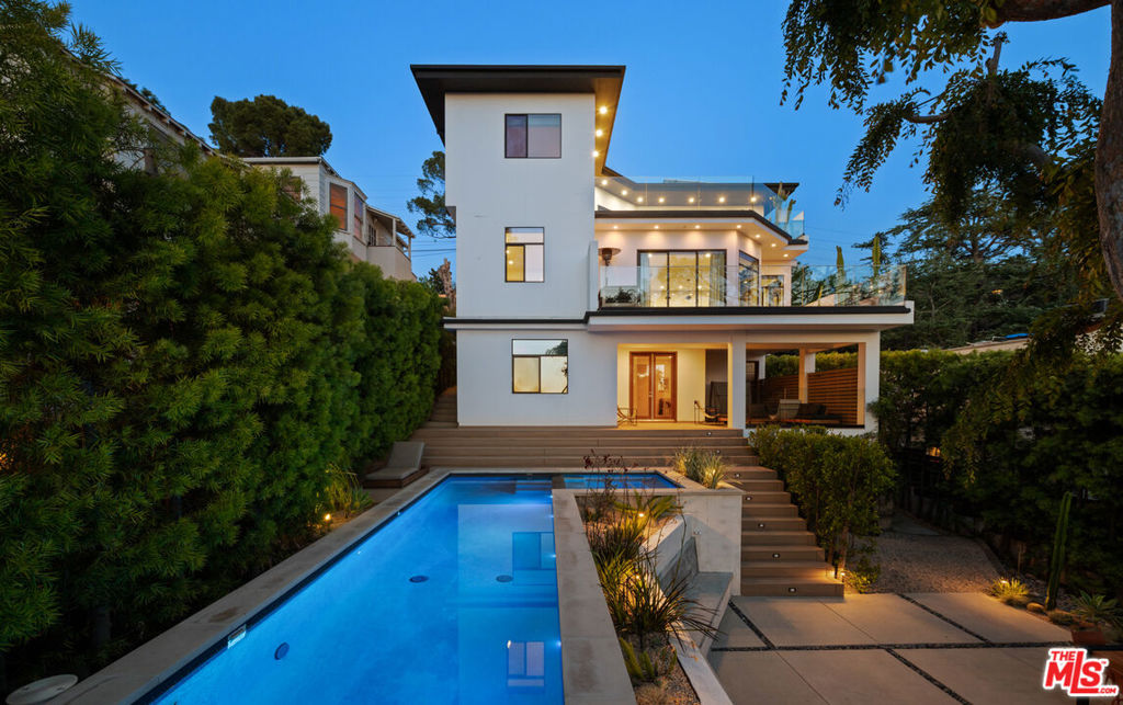 2457 Hidalgo Avenue