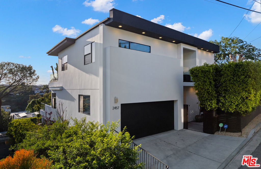 2457 Hidalgo Avenue